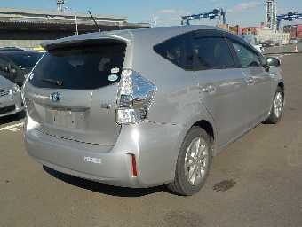 TOYOTA PRIUS ALPHA 2012 Image 17