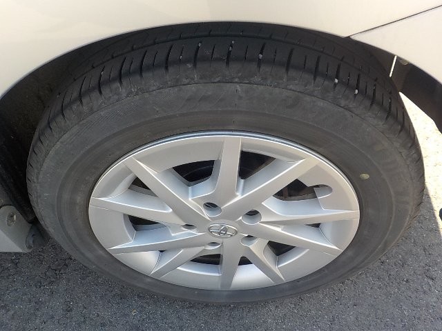 TOYOTA PRIUS ALPHA 2012 Image 25