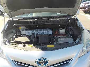 TOYOTA PRIUS ALPHA 2012 Image 20