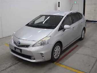 TOYOTA PRIUS ALPHA 2012 Image 4