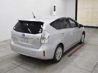TOYOTA PRIUS ALPHA 2012 Image 5