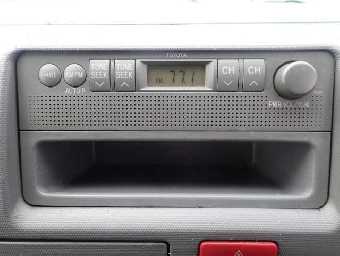 TOYOTA HIACE 2013 Image 4