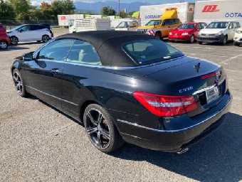 MERCEDES BENZ E CLASS 2011 Image 4