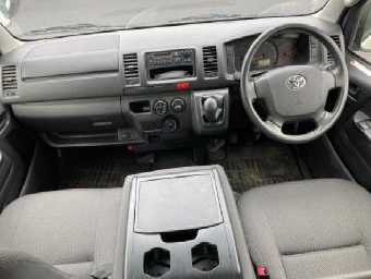 TOYOTA HIACE 2015 Image 3