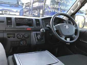 TOYOTA HIACE 2015 Image 7