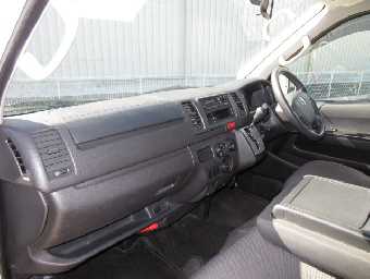 TOYOTA HIACE 2017 Image 11