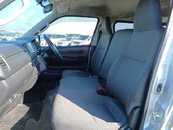 TOYOTA HIACE 2017 Image 17