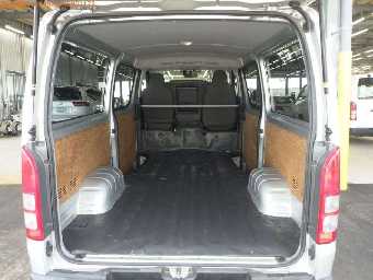 TOYOTA HIACE 2017 Image 8