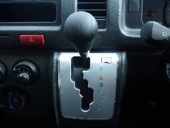 TOYOTA HIACE 2017 Image 19