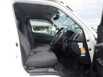 TOYOTA HIACE 2017 Image 20