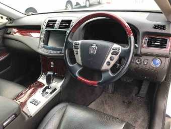 TOYOTA CROWN HYBRID 2012 Image 6