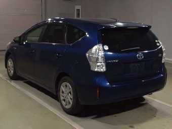 TOYOTA PRIUS ALPHA 2012 Image 4