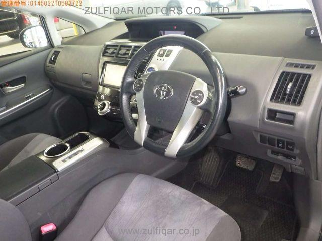 TOYOTA PRIUS ALPHA 2012 Image 5