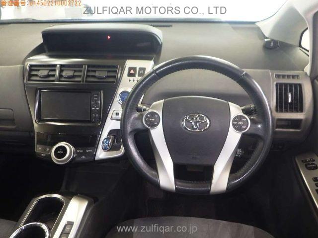 TOYOTA PRIUS ALPHA 2012 Image 6