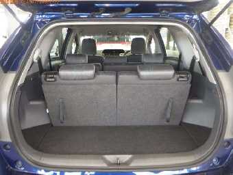 TOYOTA PRIUS ALPHA 2012 Image 8