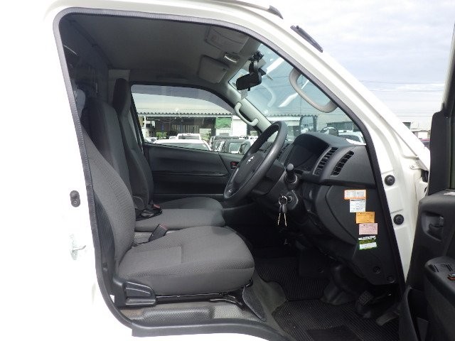 TOYOTA HIACE 2017 Image 26