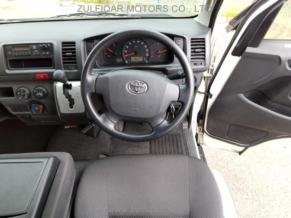 TOYOTA HIACE 2017 Image 8