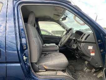 TOYOTA HIACE 2015 Image 7
