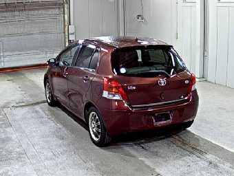 TOYOTA VITZ 2007 Image 2