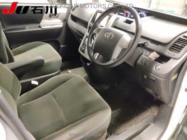 TOYOTA NOAH 2011 Image 3
