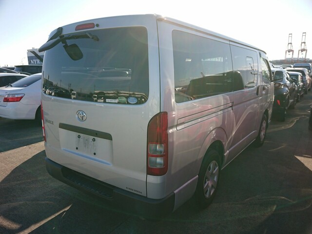 TOYOTA HIACE 2015 Image 23