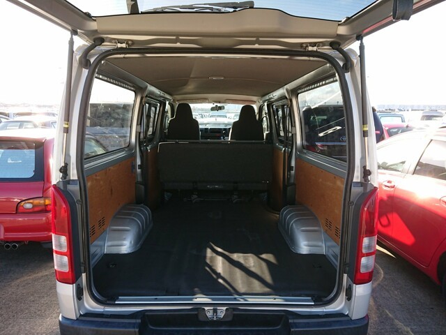 TOYOTA HIACE 2015 Image 27