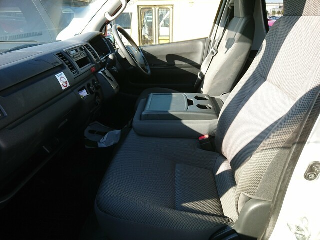 TOYOTA HIACE 2015 Image 29