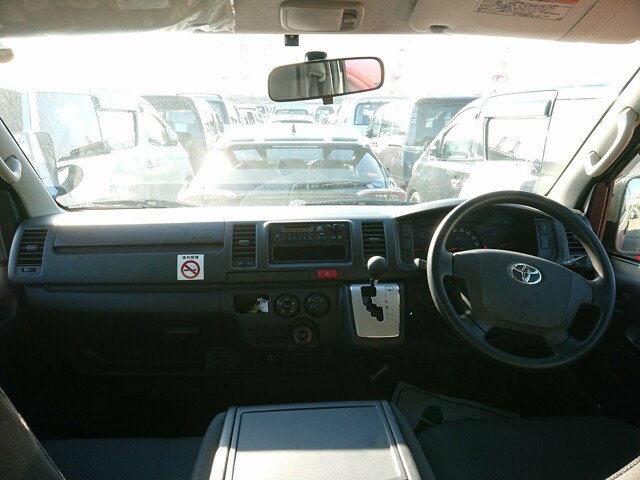 TOYOTA HIACE 2015 Image 31