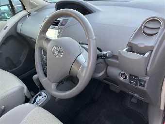 TOYOTA VITZ 2010 Image 3