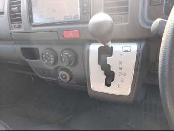 TOYOTA HIACE 2017 Image 9