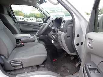 NISSAN NV350 CARAVAN 2015 Image 4