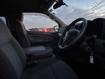 NISSAN NV350 CARAVAN 2015 Image 7