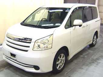 TOYOTA NOAH 2009 Image 1