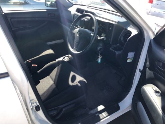 TOYOTA SUCCEED 2017 Image 19