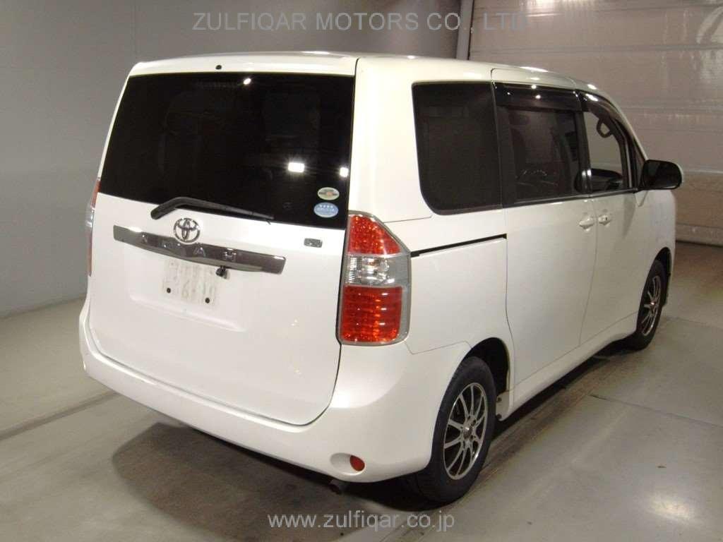 TOYOTA NOAH 2007 Image 2