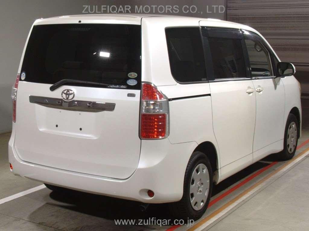 TOYOTA NOAH 2007 Image 2