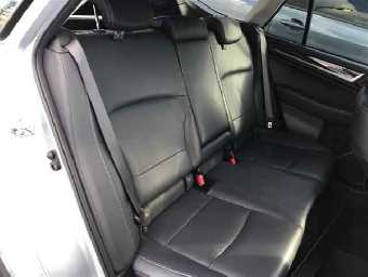 SUBARU OUTBACK 2017 Image 6