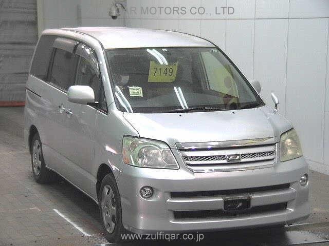 TOYOTA NOAH 2005 Image 1