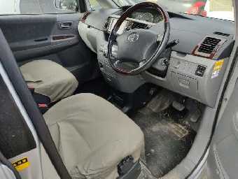 TOYOTA NOAH 2005 Image 3