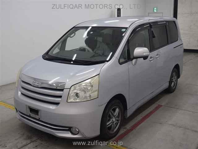 TOYOTA NOAH 2009 Image 4