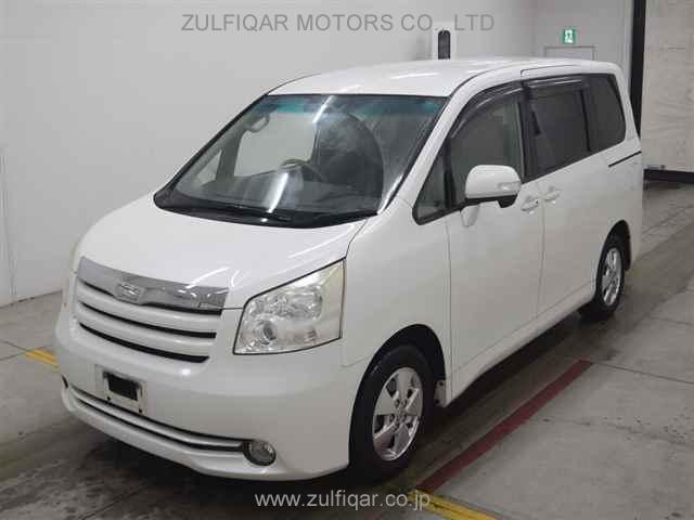 TOYOTA NOAH 2007 Image 4