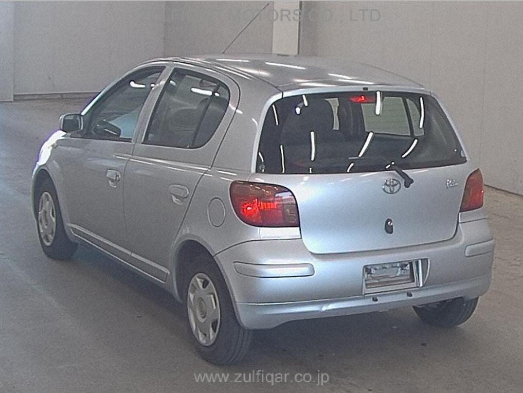 TOYOTA VITZ 2002 Image 2