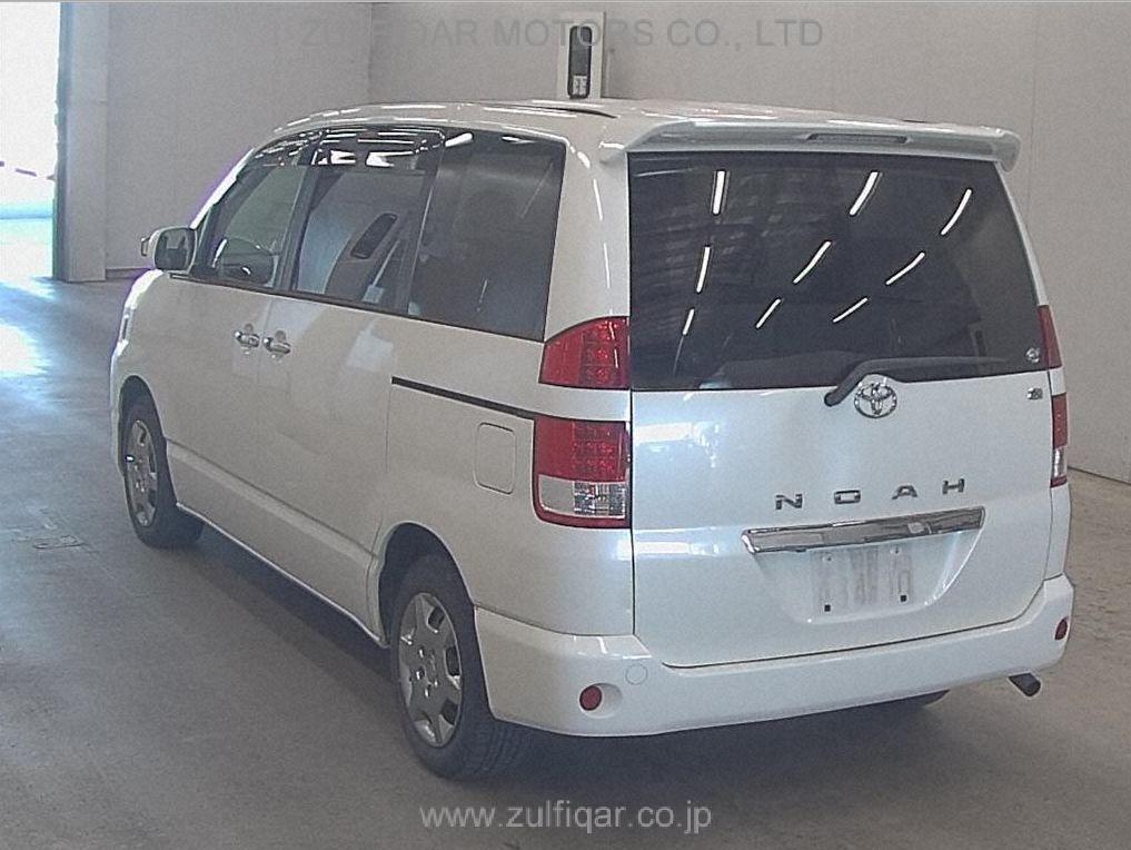 TOYOTA NOAH 2006 Image 2