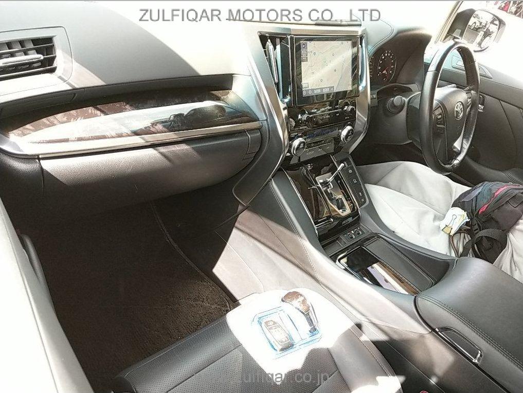 TOYOTA ALPHARD 2020 Image 3