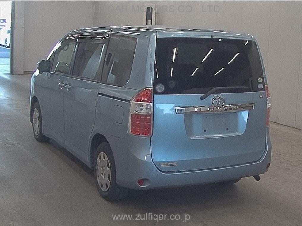 TOYOTA NOAH 2008 Image 2