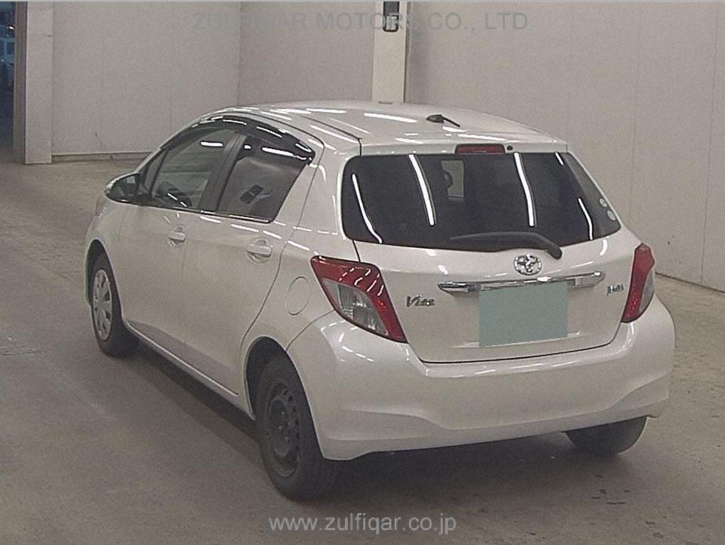 TOYOTA VITZ 2011 Image 2