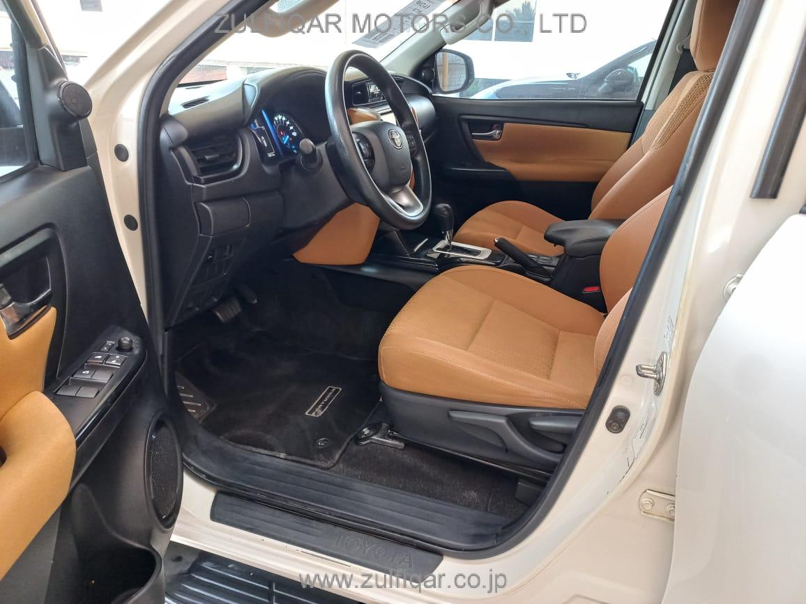 TOYOTA FORTUNER 2018 Image 12