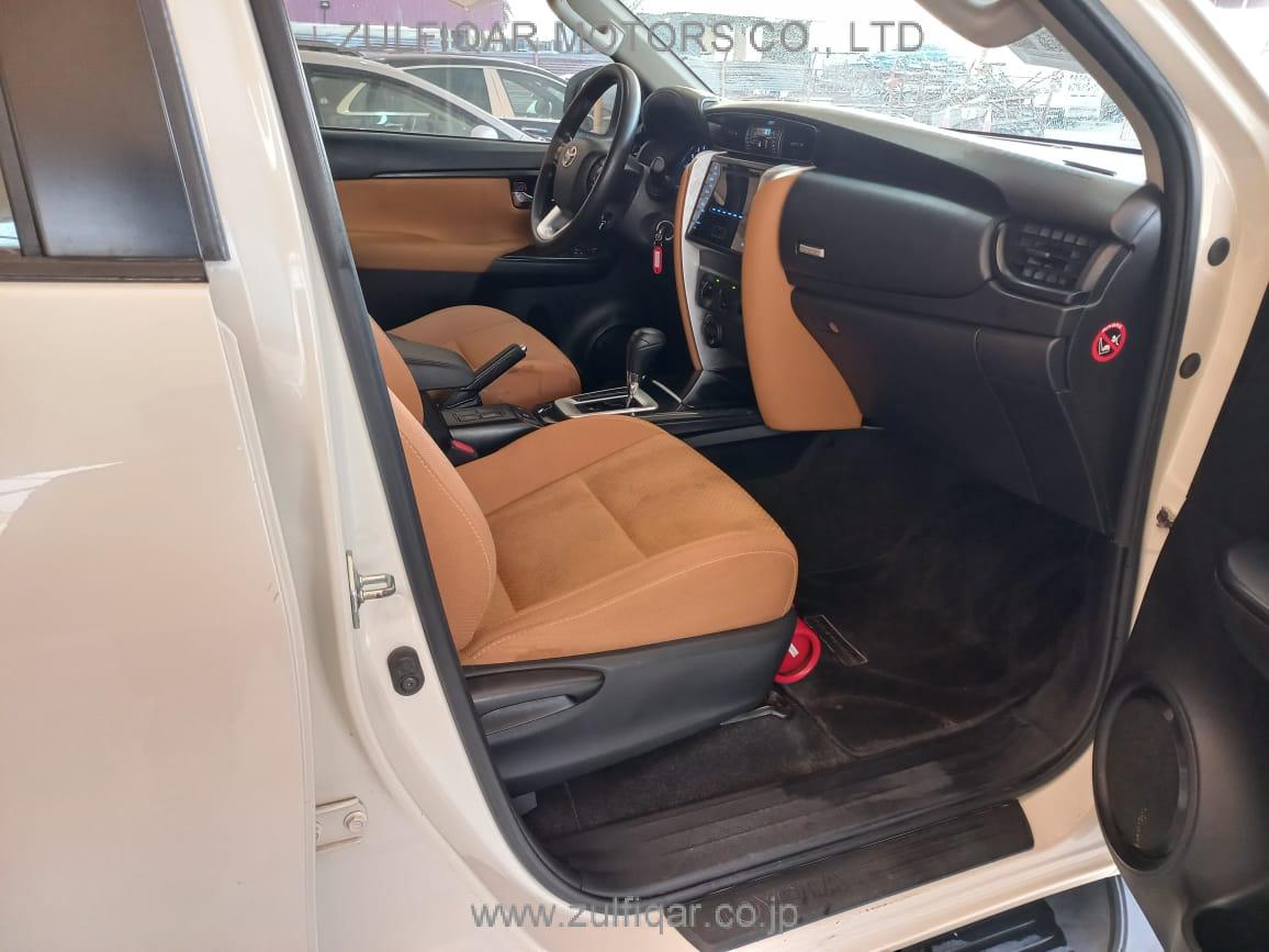 TOYOTA FORTUNER 2018 Image 19