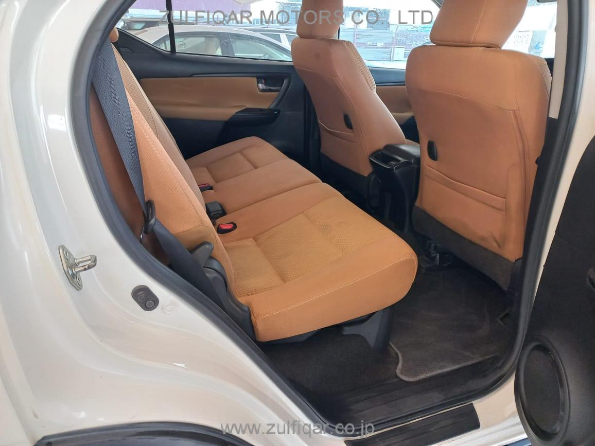 TOYOTA FORTUNER 2018 Image 21