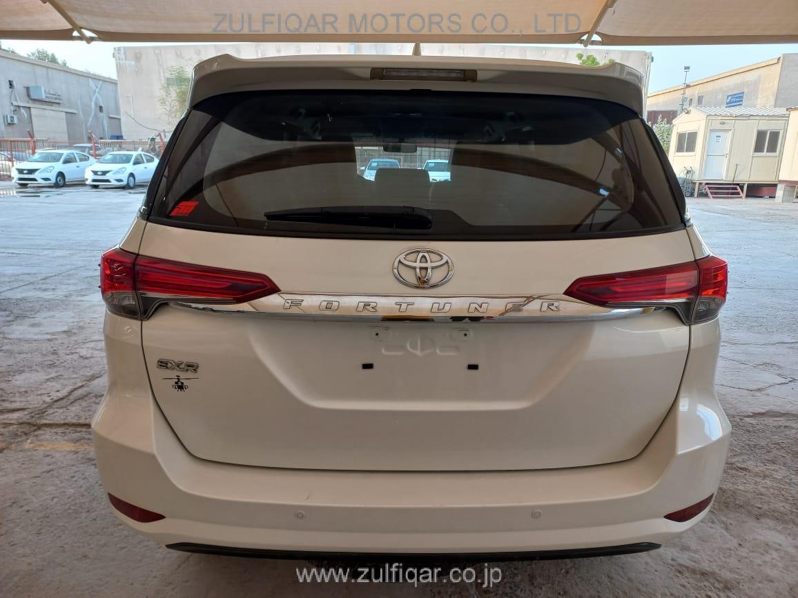 TOYOTA FORTUNER 2018 Image 4